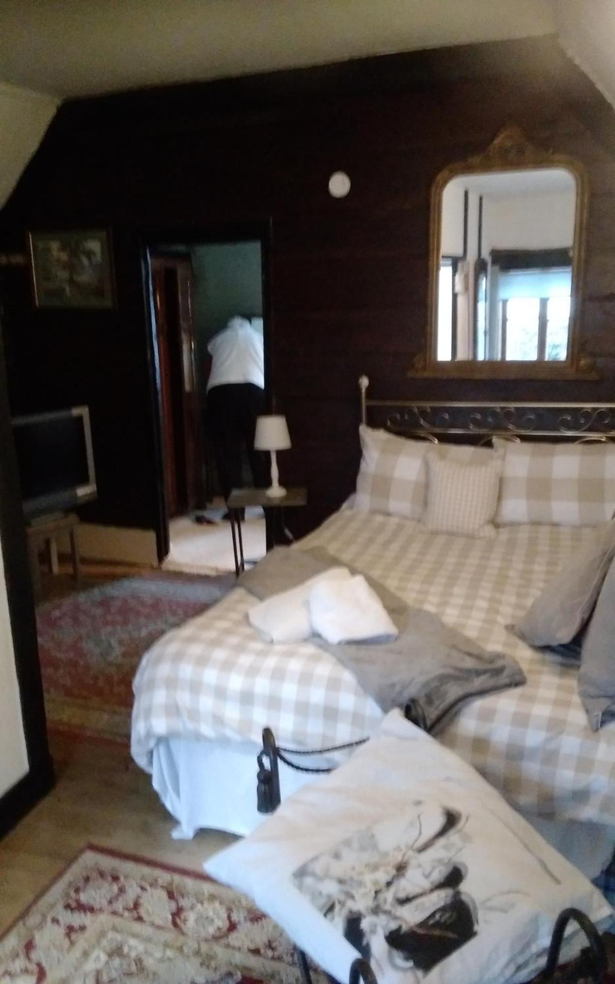 The Swan Inn 哈里奇 外观 照片